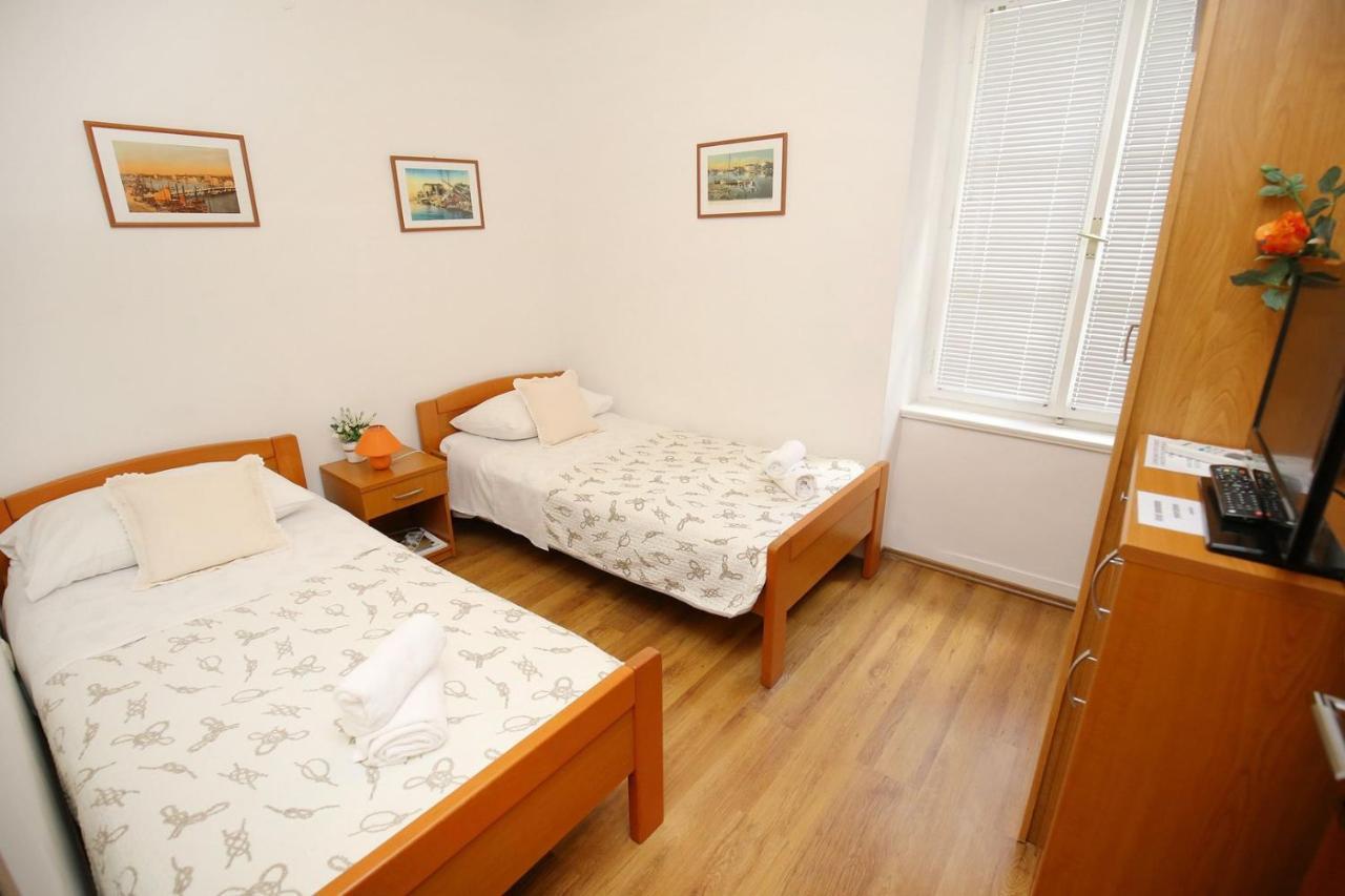 Victoria Apartments - Zadar Centre Екстер'єр фото